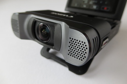 超広角ムービーカメラ「Canon iVIS mini X」 孤独のモニターレビュー