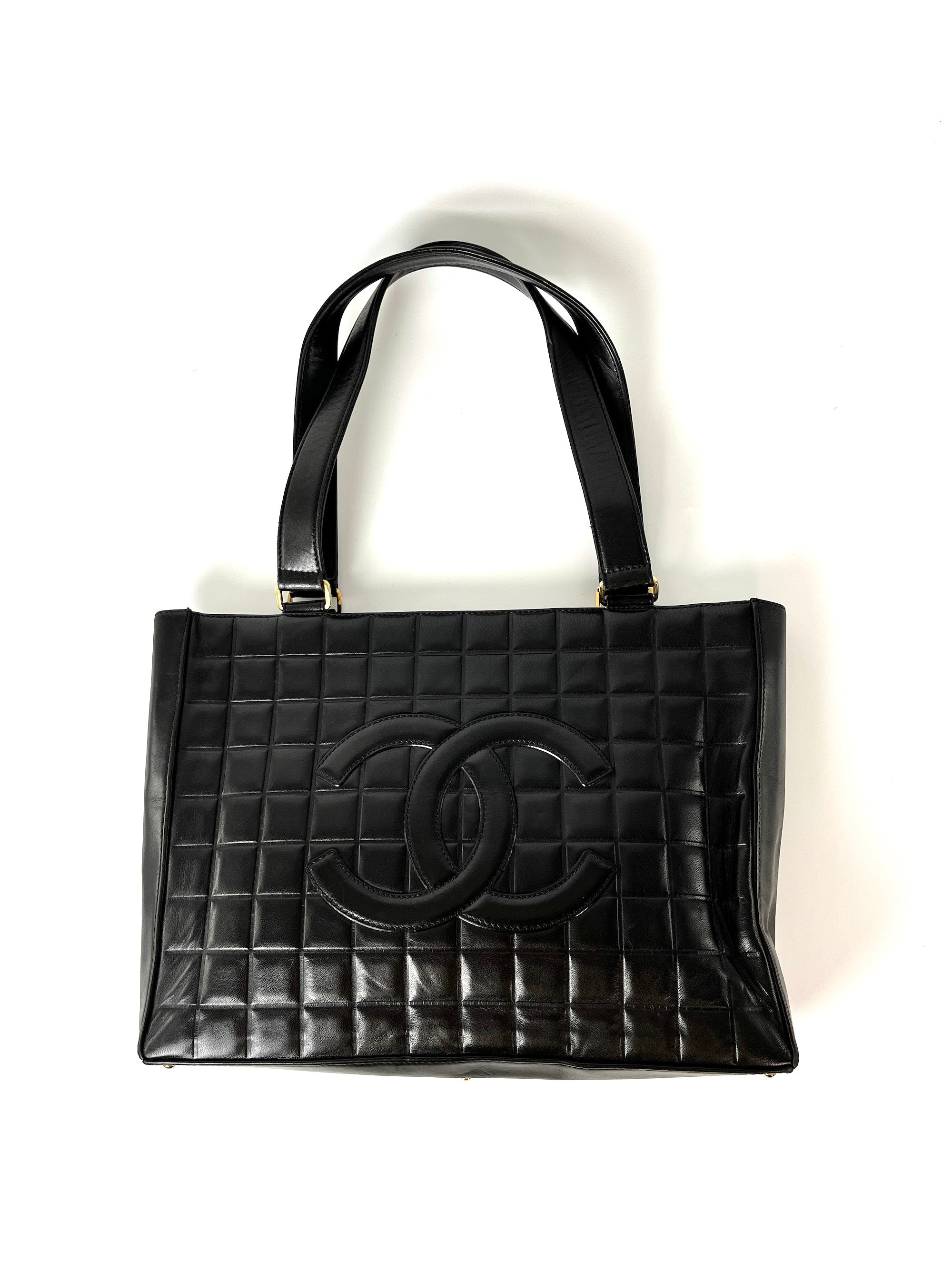 Vintage CHANEL Chocolate Bar Black Leather Shoulder Bag – Fashion
