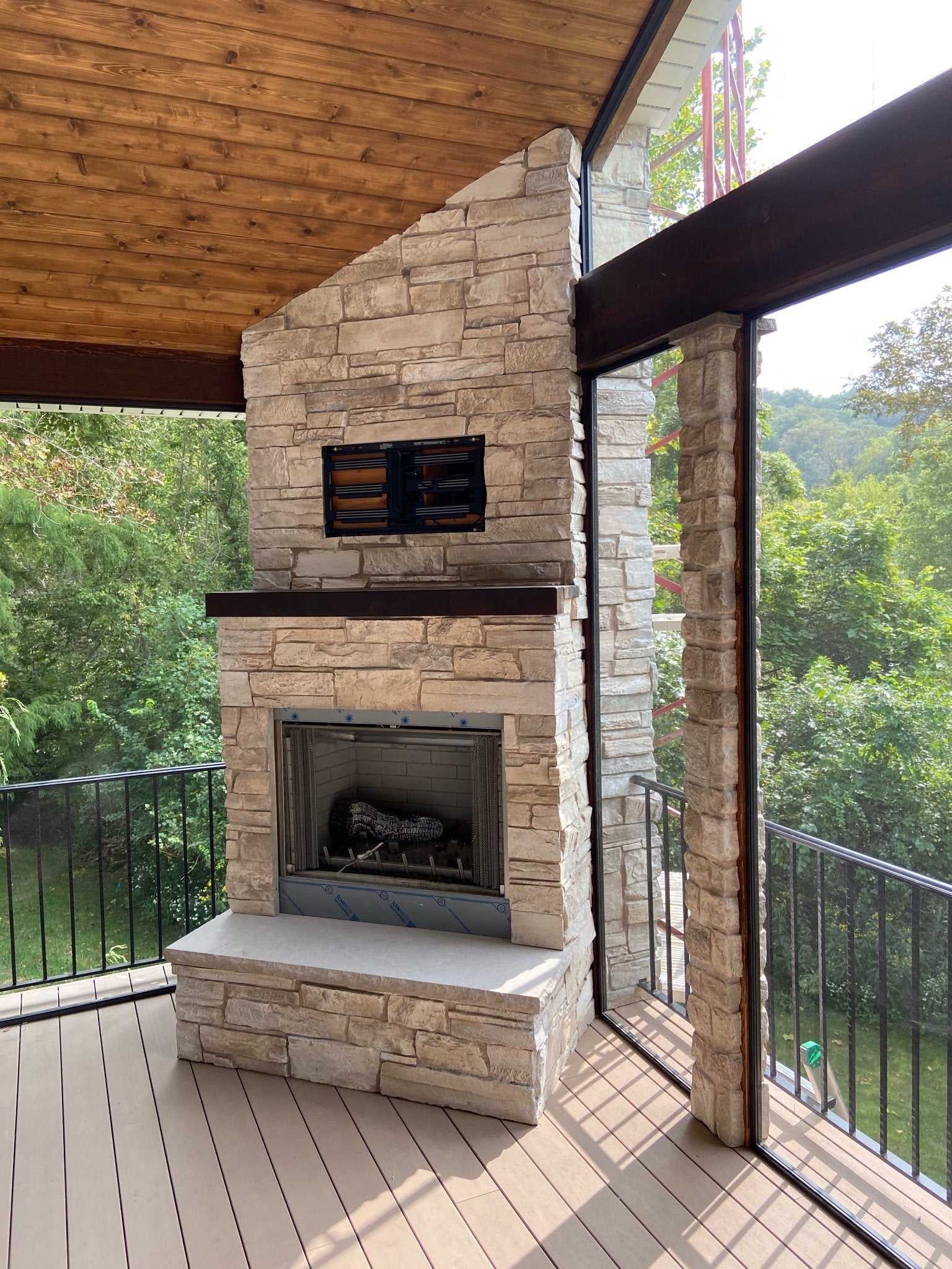 Ledgestone 2x4 Faux Stone Panel UL2610 | URESTONE Lite 2x4