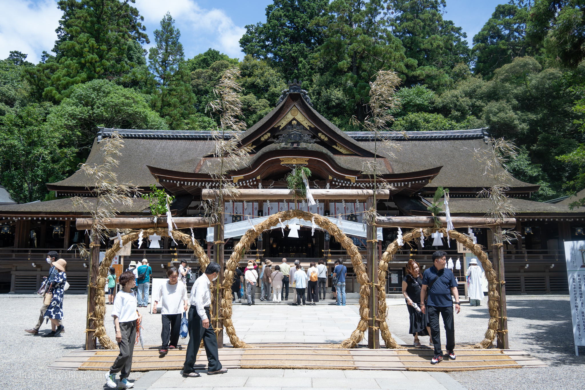 301日目】撮ってはいけない描いてもいけない。大神神社の三輪山 | ひの