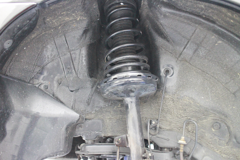 30系ハリアーに持ち込みRS-Rダウンサスの装着 - カー用品持込取り付け