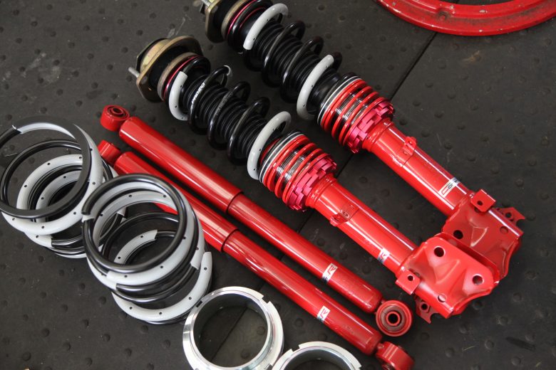 ミラジーノ L650S タナベの車高調取り付けと四輪アライメント - カー