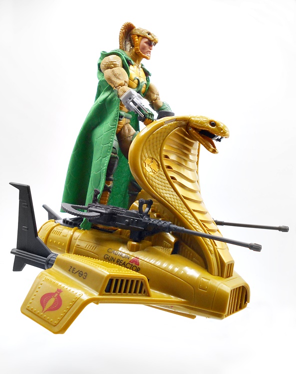 G. I. JOE Classified: Serpentor and Air Chariot by Hasbro