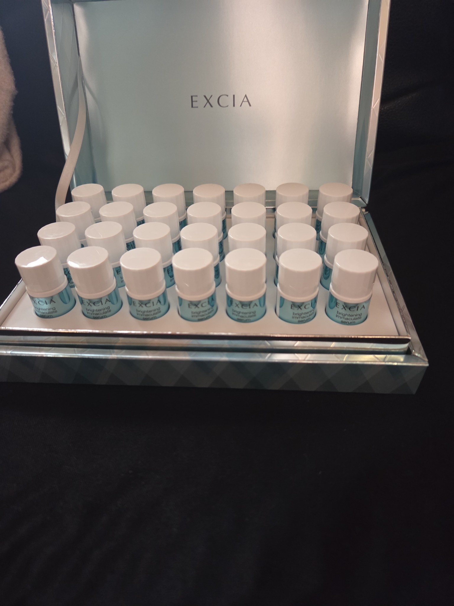 アルビオン / エクシア ブライトニング イマキュレート セラム Zの公式