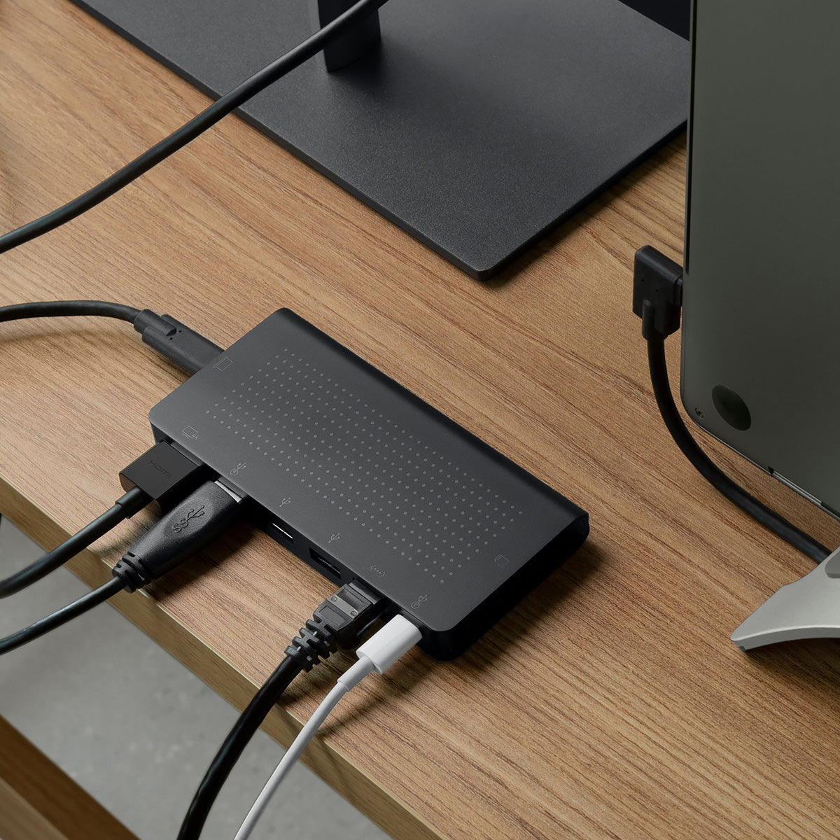 Twelve South StayGo USB-C Hub – FOCALPOINT DIRECT