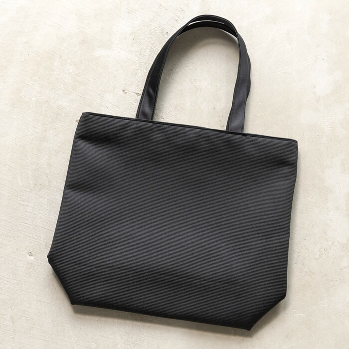 やさしいブーケ刺繍、ガーゼハンカチ ・ブラック｜東京ソワール