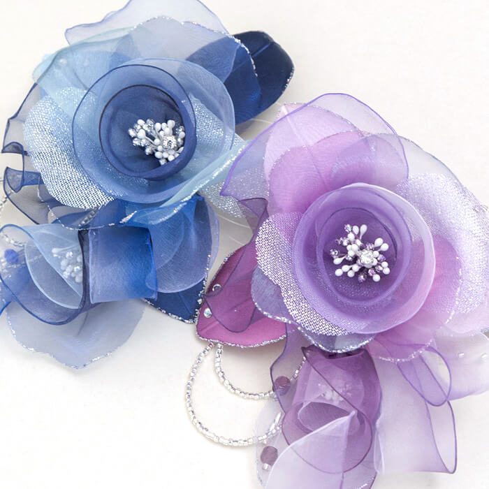 流れるラインのブーケコサージュ ・ブルー｜東京ソワールオンラインストア