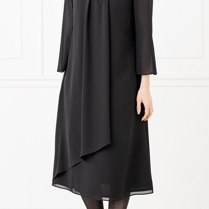 軽やかな裾がポイントのフォーマルワンピース 9号・ブラック｜東京