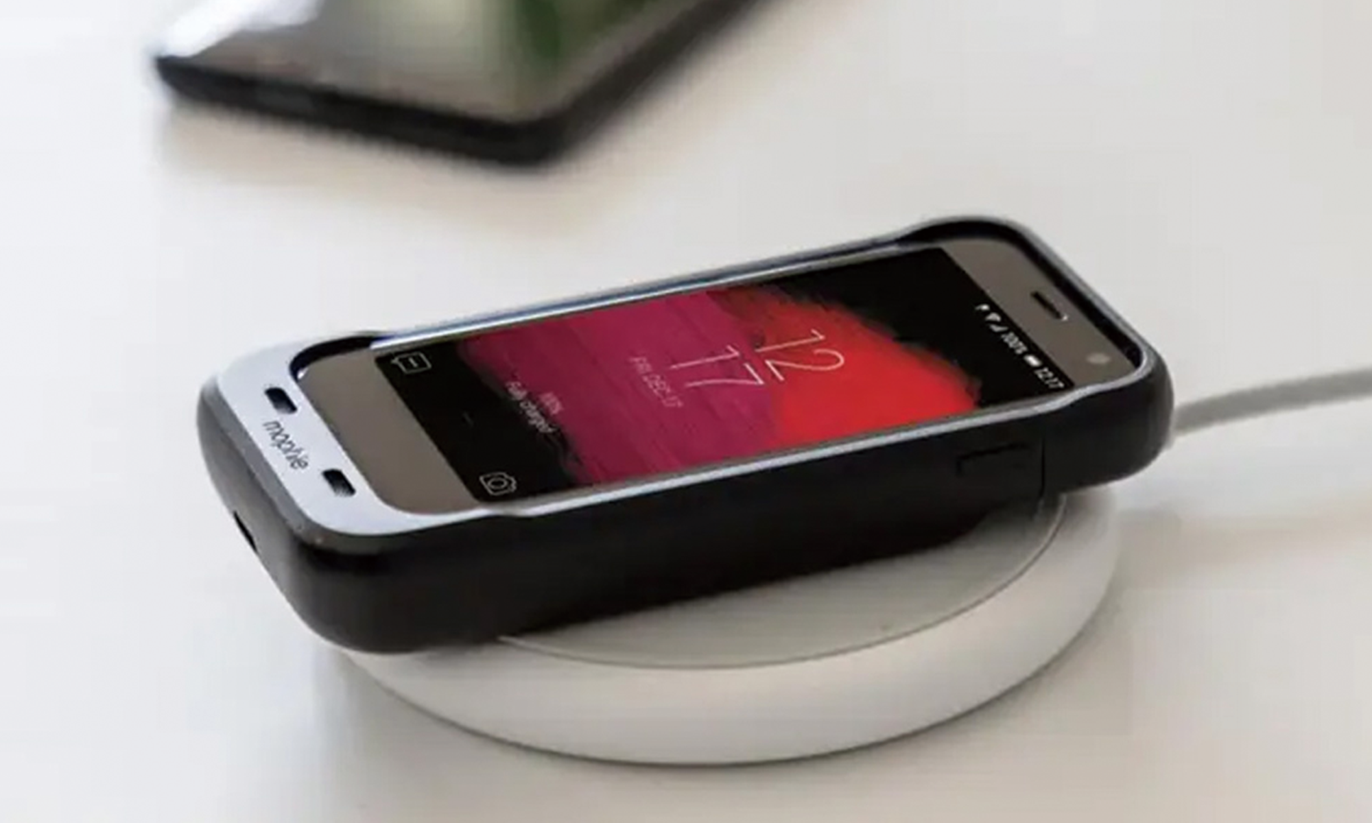 駆動時間を2倍に延長できるPalm Phoneの強い味方！ モバイルバッテリー