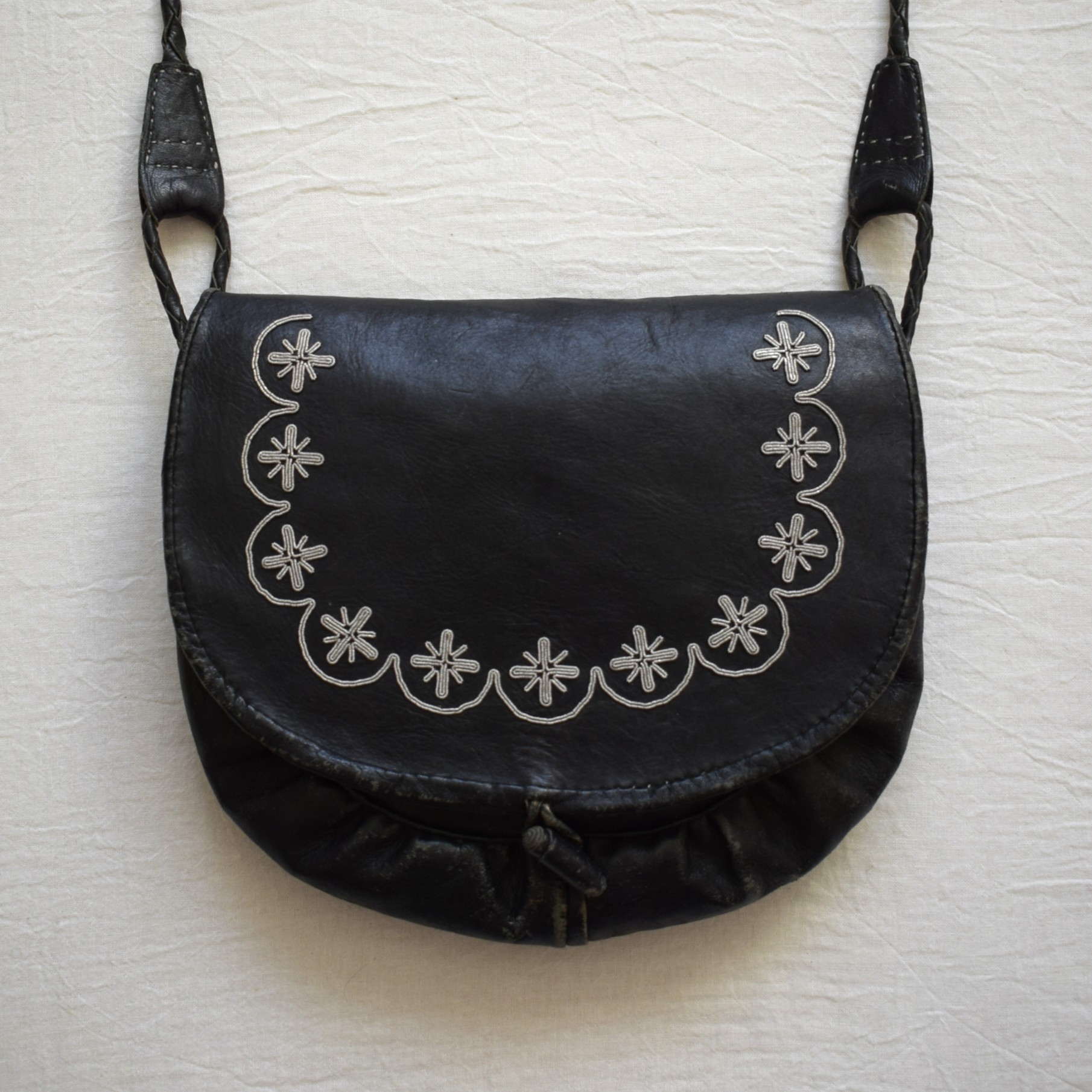 黒いポシェット・ピューター刺繍③ / サーミ族の伝統工芸品