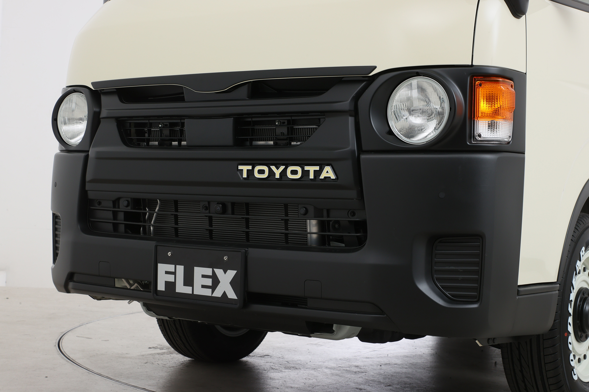 ハイエース新キャンピングカー・オプションパーツを2023年3月1日(水)に