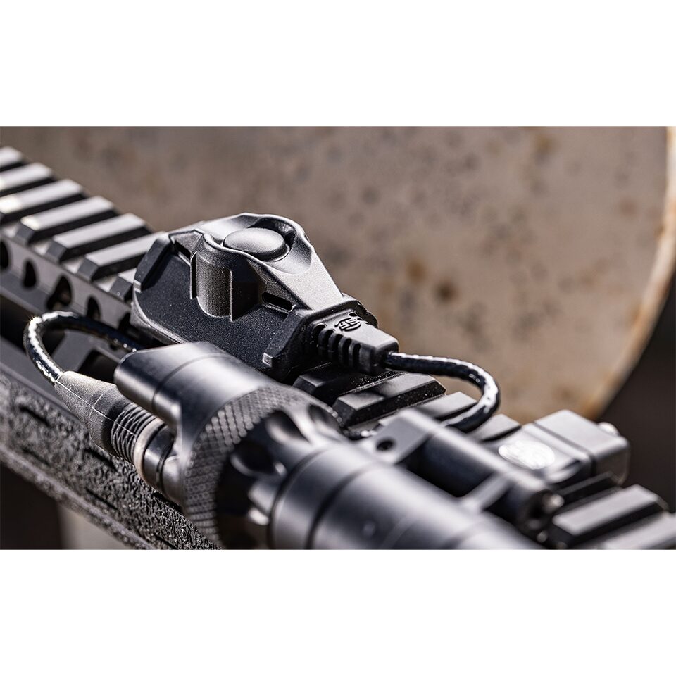 CSP-07】WEAPONLIGHT SWITCH | 七洋交産株式会社 FRONTLINE