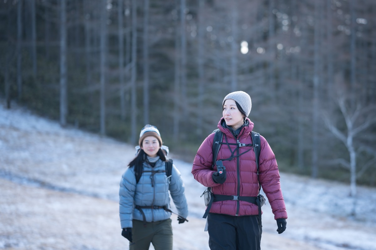ウエスタンマウンテニアリングのウエアを着て冬の山歩き。「快適な
