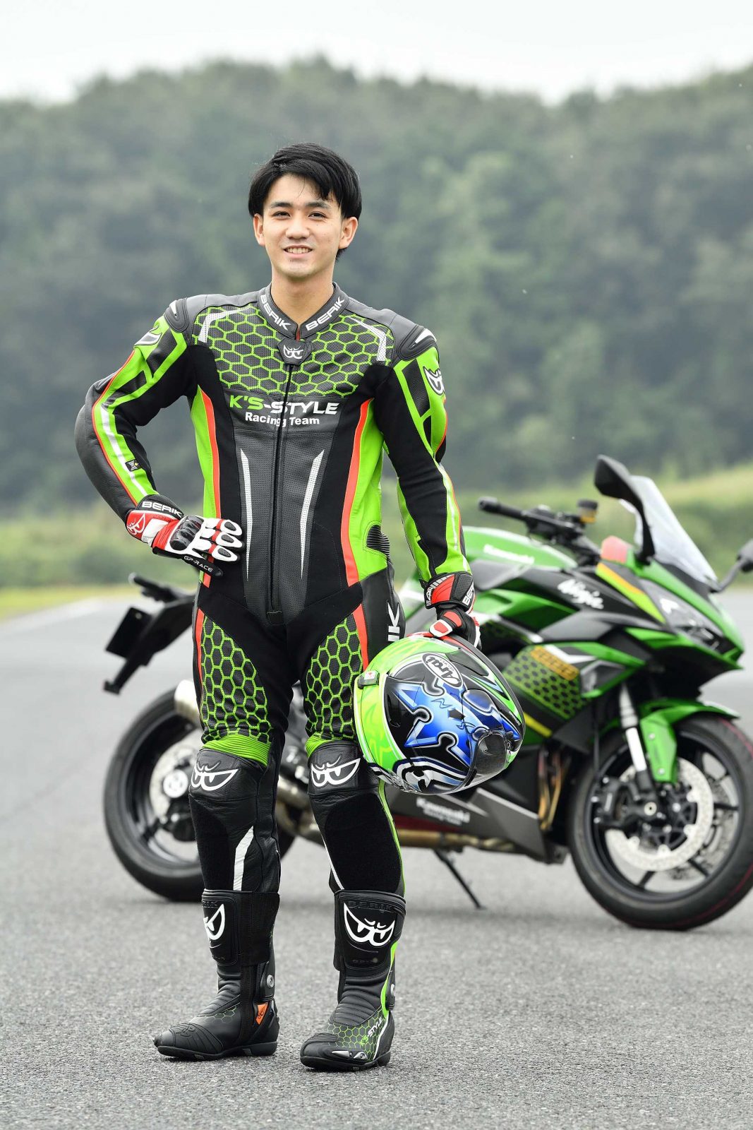 カワサキレーシングに浸る！Ninja 1000SX ＆ ZX-25R用デカールキット