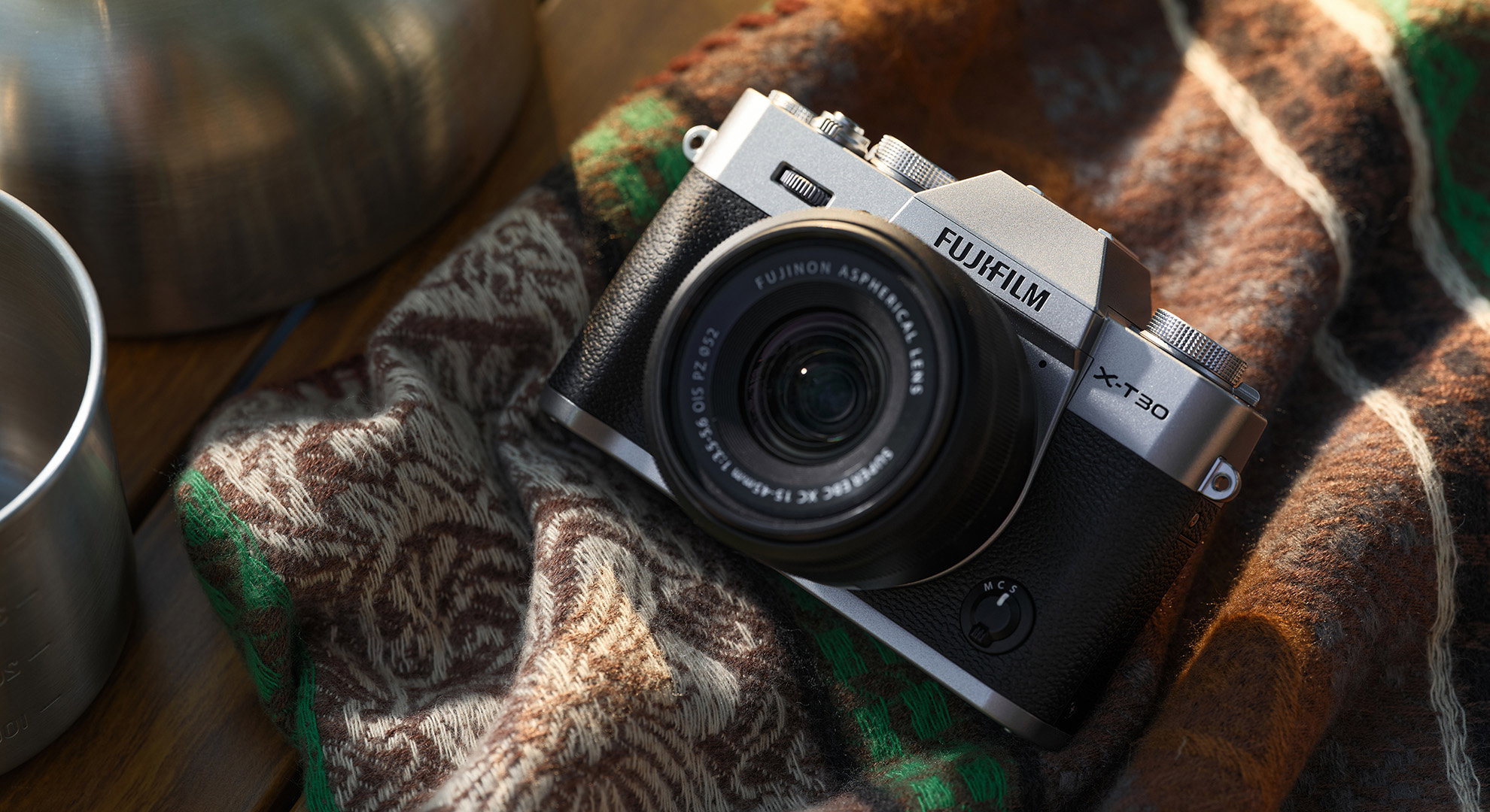 富士フイルム X-T30 III - ポケットサイズのクラシックなミラーレス