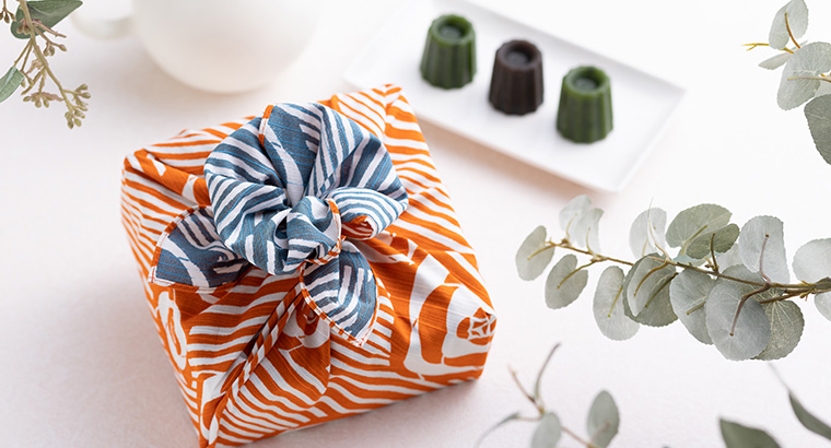 色鮮やかな両面染め】美しくモダンに変身した古典柄 “伊砂文様 両面