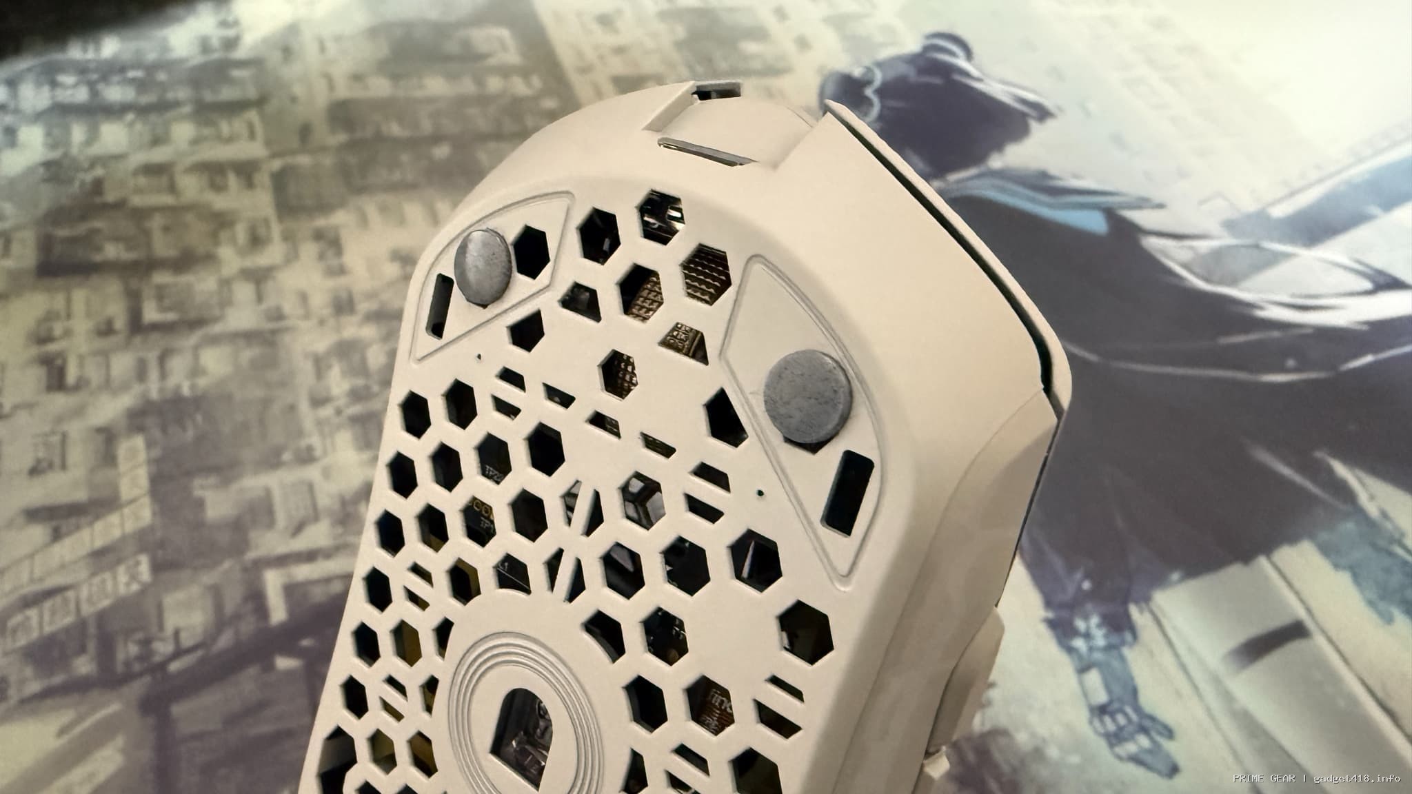 第5世代「Desolate Yume Wallhack SP-005」はガラスマウスパッドの正当