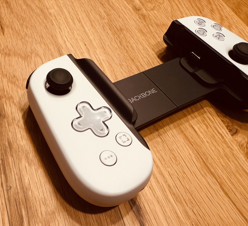 BACKBONE One(PlayStation版)と専用ケースを買ってみた！写真たっぷり