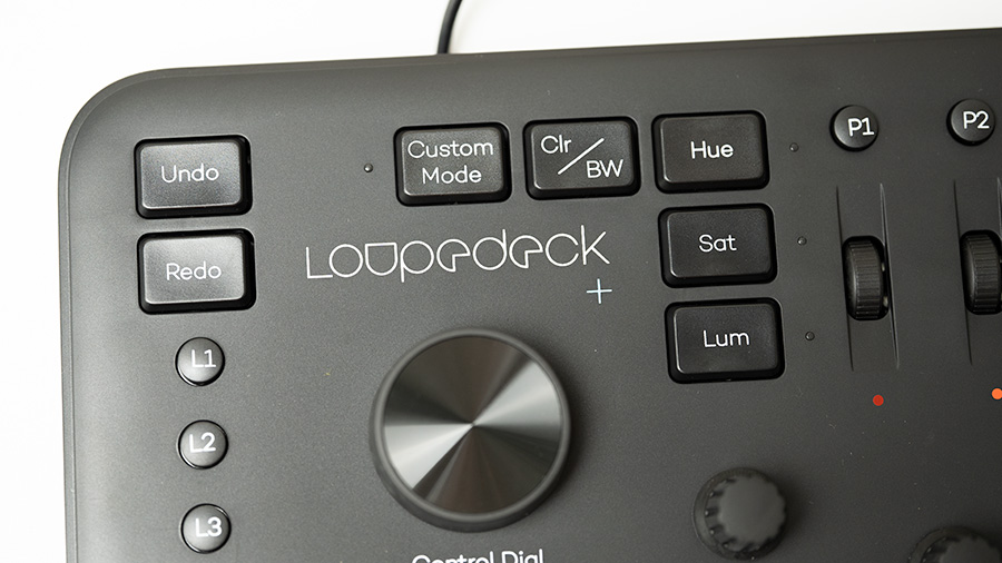 Loupedeck+ レビュー。写真のRAW現像が捗る専用コントローラー