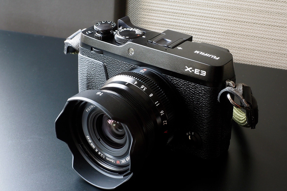 レトロなミラーレス一眼に「圧倒的機動力」をプラスする! FUJIFILM「X