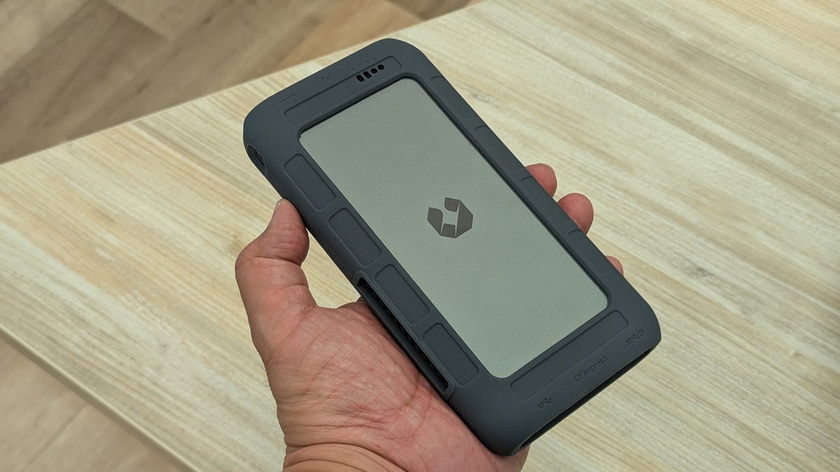 最大16TBを手軽に持ち運べるポータブルNAS「UnifyDrive UT2」の応援