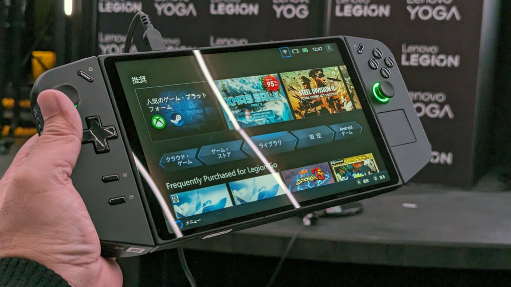 レノボが8.8型ディスプレイ搭載でコントローラーが着脱できる携帯