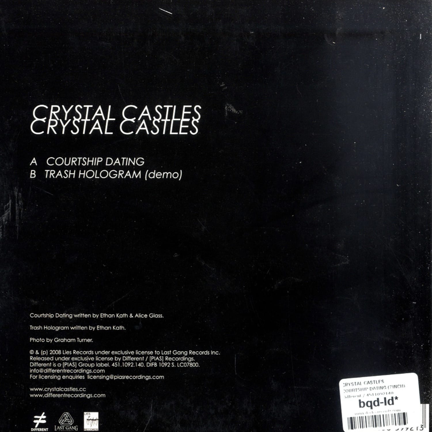 Crystal Castles - COURTSHIP DATING