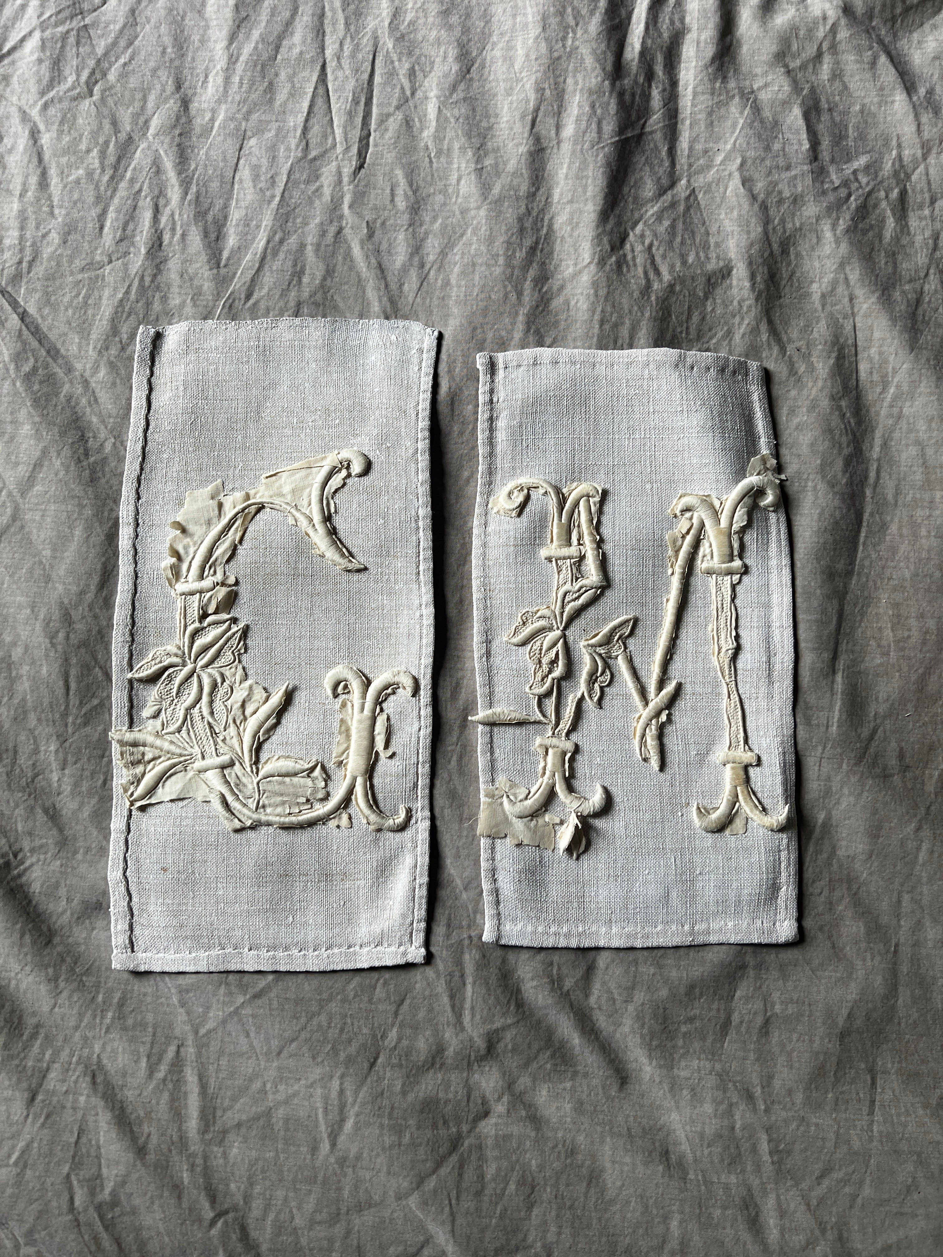☆モノグラム刺繍セット – France Antique 銀色アンティーク