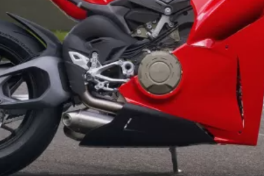 Ducati ヨーロッパ純正(アクラポビッチ) Panigale V4 2025 チタン