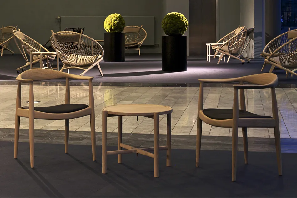 PP35 Tray Table（トレイ テーブル）/PP Mobler（PPモブラー）/Hans J