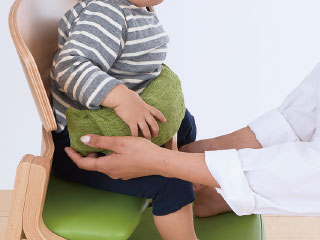 アップライトチェアのベビーシート用ホールドクッション | おしゃれな