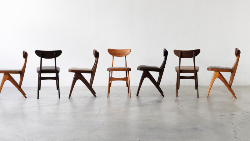 半世紀にわたり愛される「デルタチェア」。特徴と歴史を深掘り｜中古