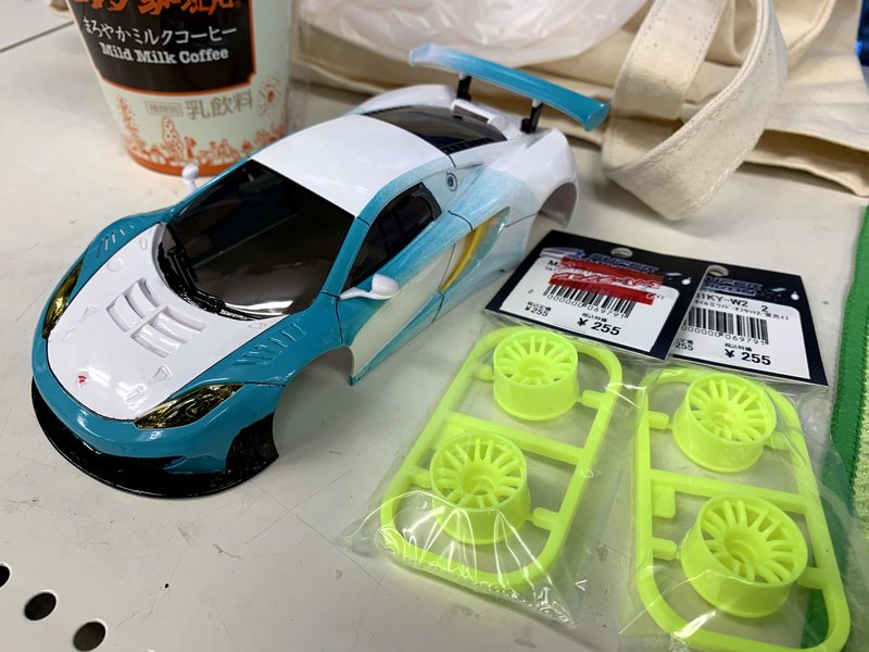 MINI-Z(ミニッツ)走行日誌 新しいボディ(12C)の走行感触 - ハンチング