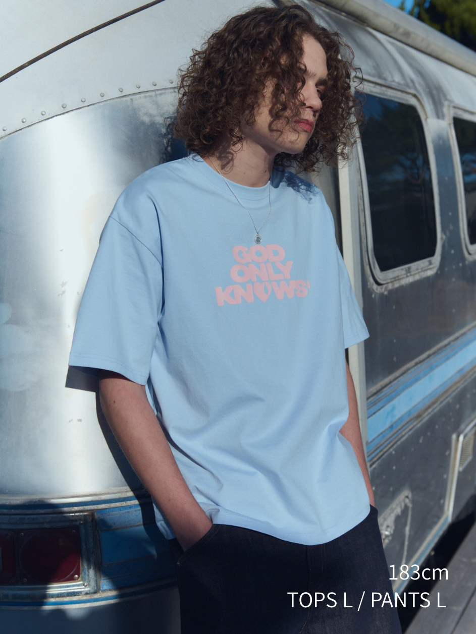 SIGNATURE LOGO TEE – GOD ONLY KNOWS