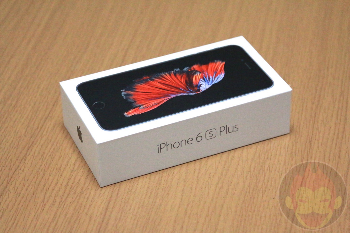 レビュー】「iPhone 6s Plus /128GB /スペースグレイ」もゲット！外観
