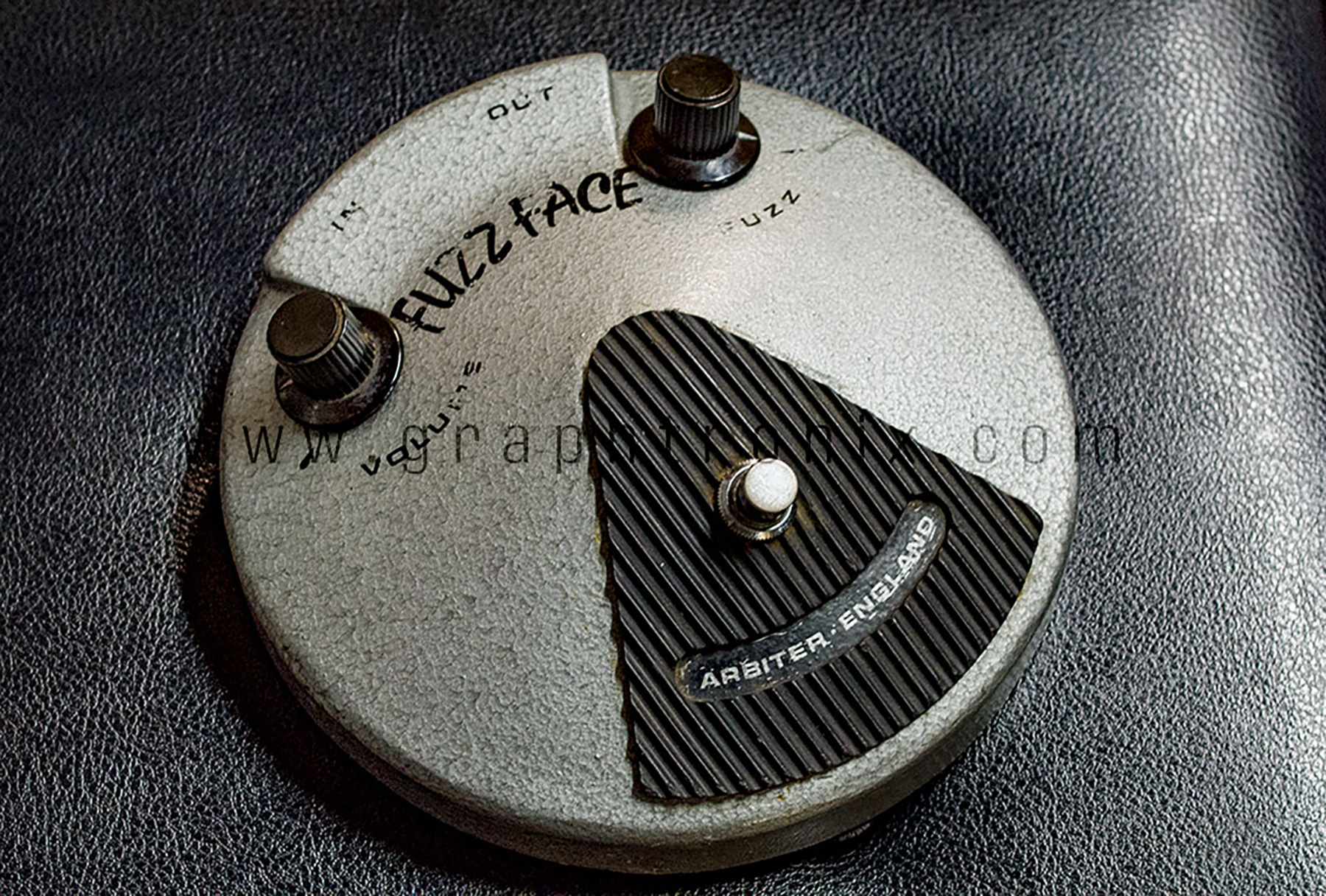 ARBITER ENGLAND 1966 FUZZ FACE/NKT 275 – graphtronix