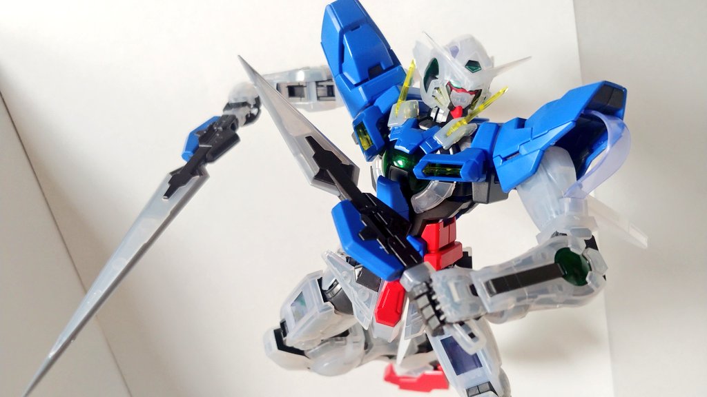 MG ガンダムエクシア ソリッドクリアアナザー｜火鉢さんのガンプラ作品