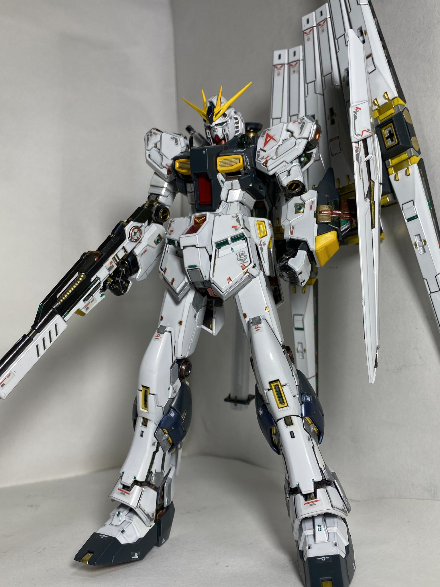RG νガンダムチタニウムフィニッシュ＋塗装｜amuroikima-suさんの