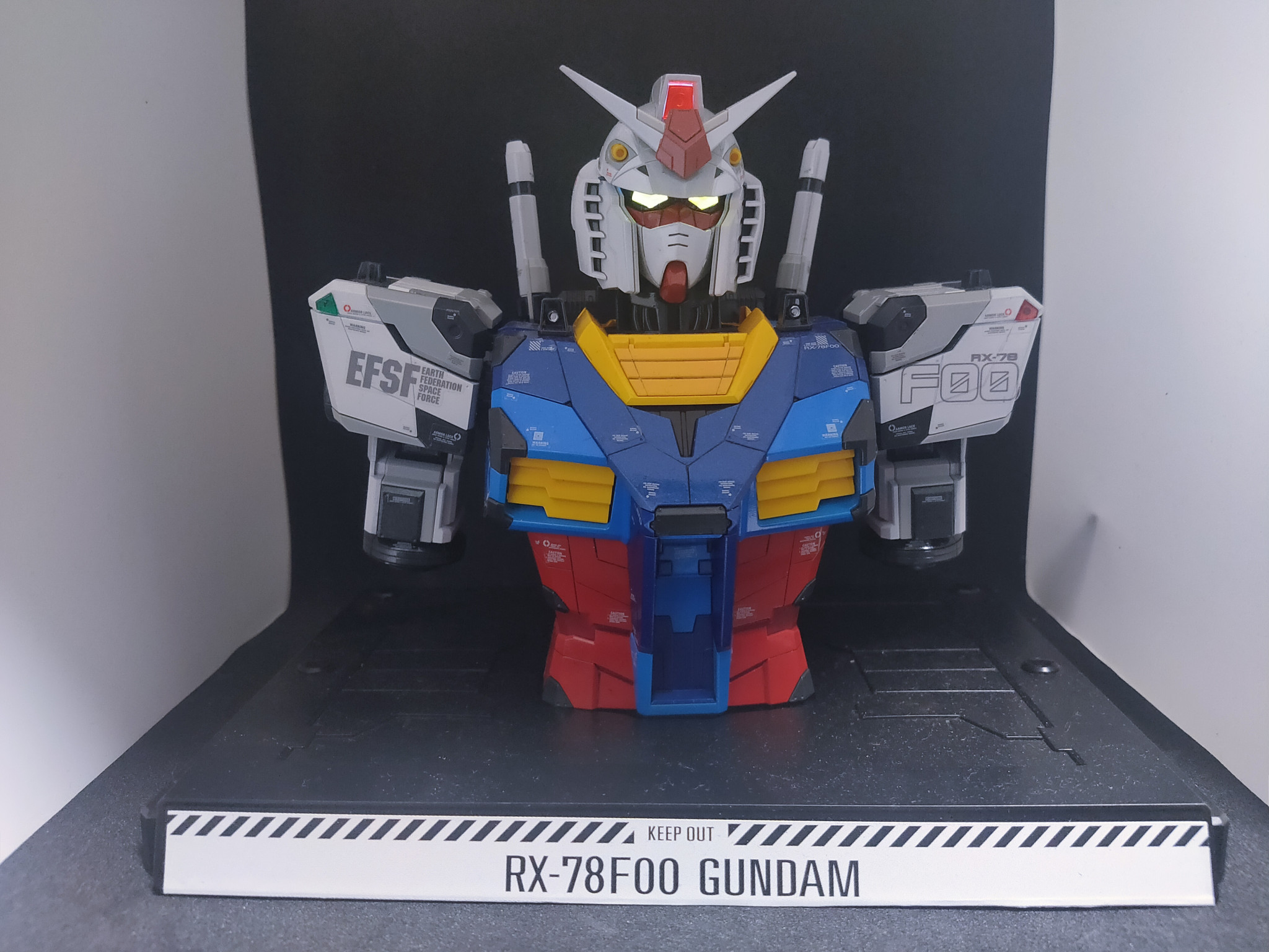 横浜ガンダム（F00）胸像｜ゆうさんさんのガンプラ作品｜GUNSTA