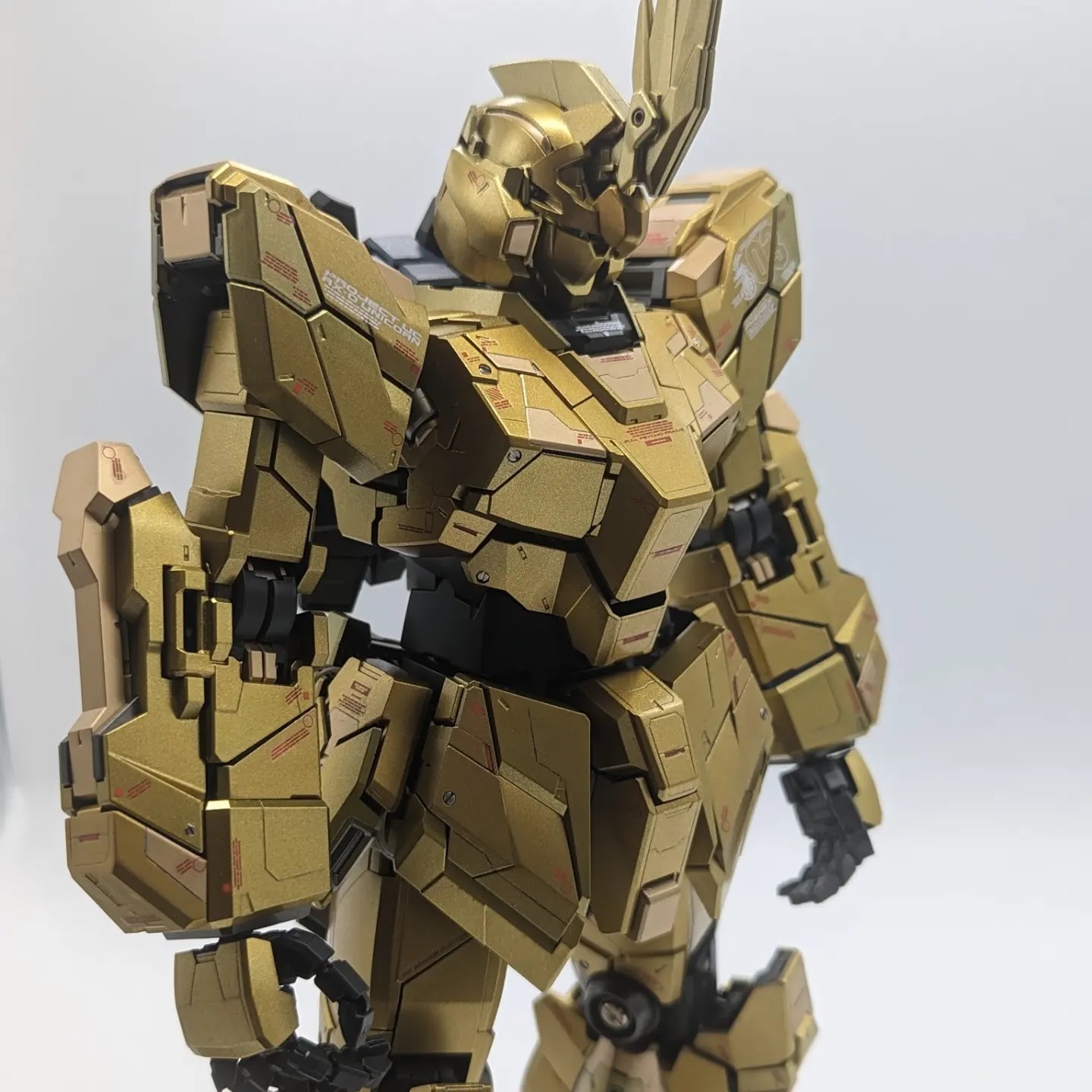 PGユニコーンガンダムフェネクスメッキ剥がし全塗装｜kenshira0123さん