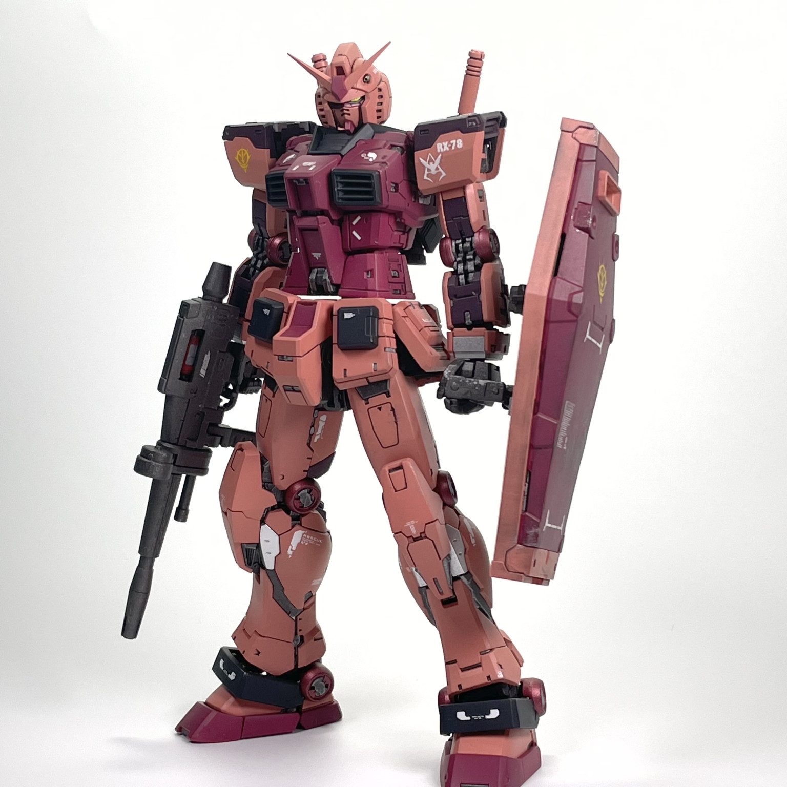RGガンダムver2.0 キャスバル専用機カラー｜Takanaさんのガンプラ作品