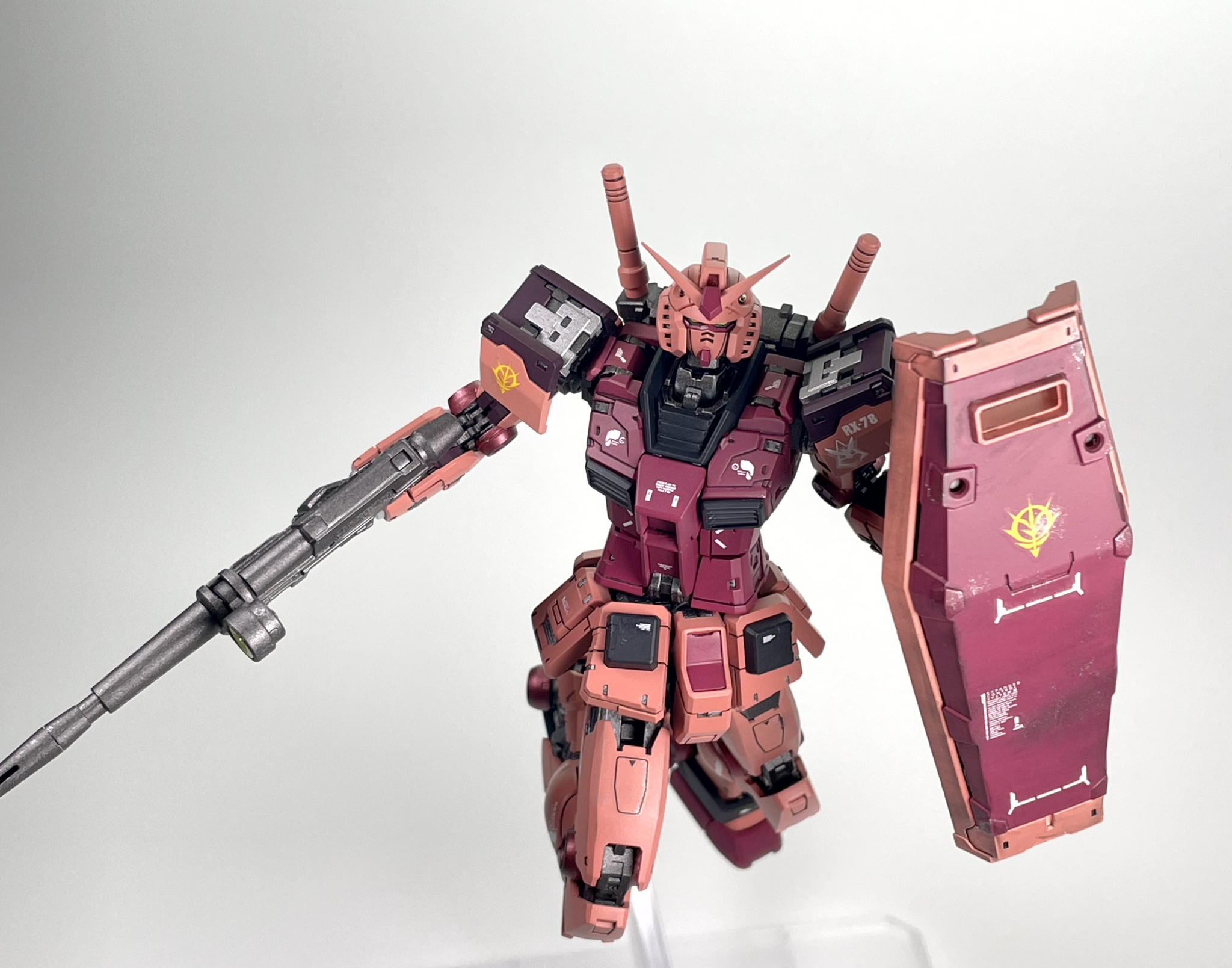 RGガンダムver2.0 キャスバル専用機カラー｜Takanaさんのガンプラ作品