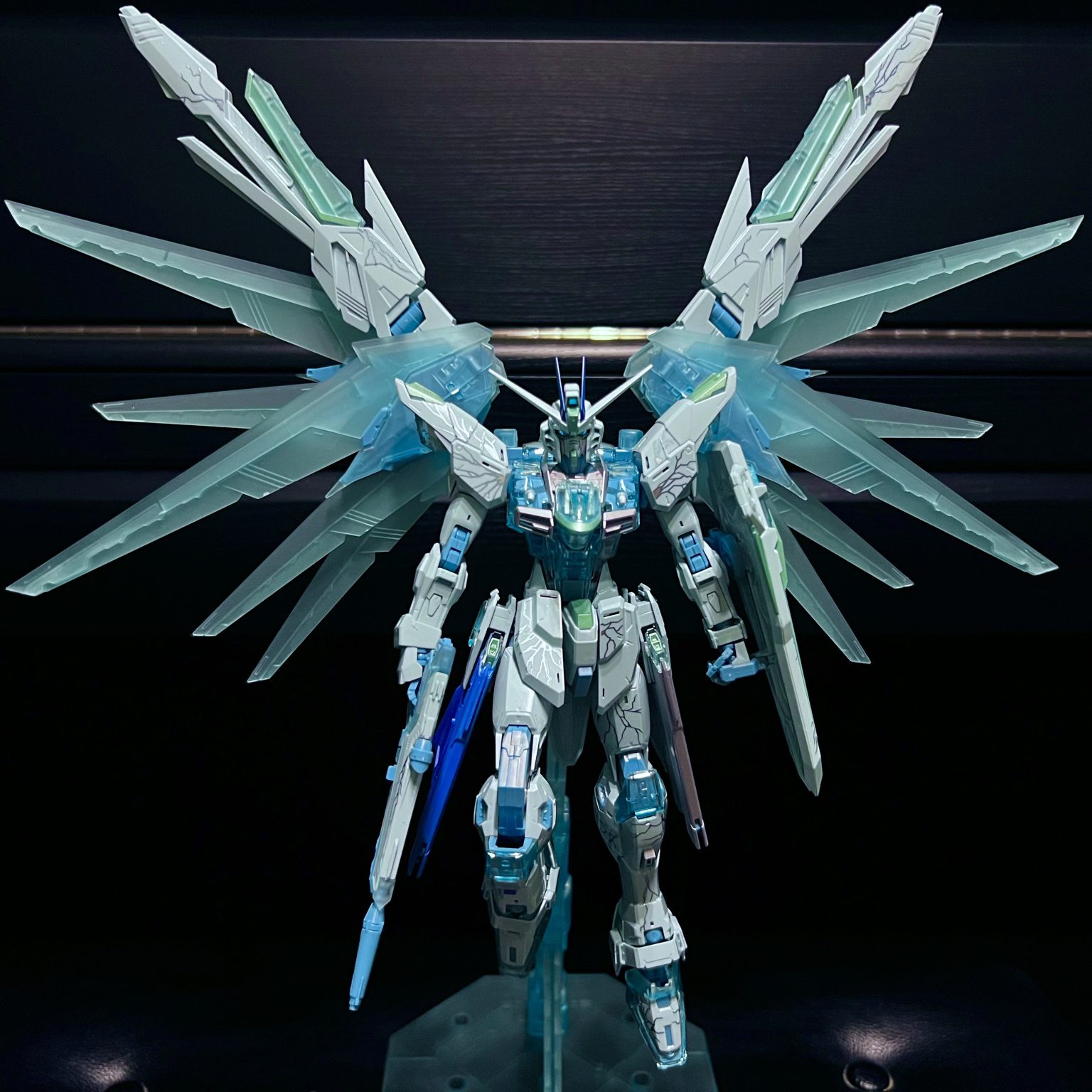 フリーダムガンダム Ver.2.0 [CROSS CONTRAST COLORS / CLEAR BLUE