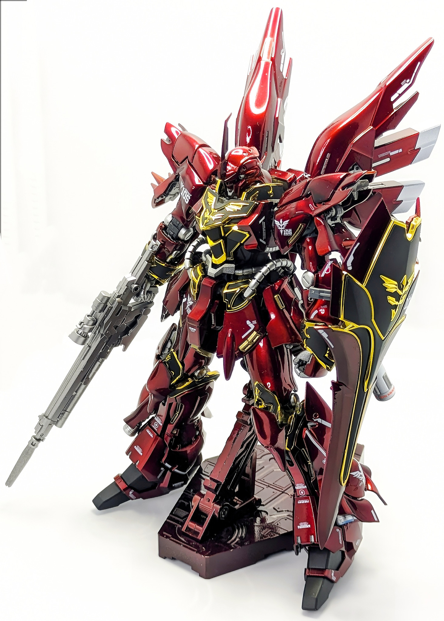 RGシナンジュ ~ver.真紅の三倍速~｜天王洲アイルさんのガンプラ作品