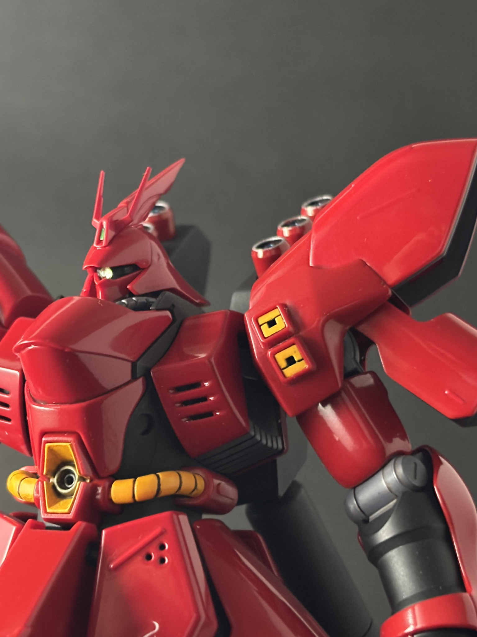 HGUC サザビー 全塗装｜クリソーマンさんのガンプラ作品｜GUNSTA