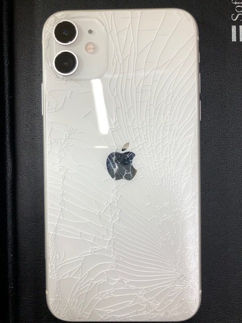 iPhone11]背面ガラスがバキバキ。修理で買った時の輝きが戻ってきた