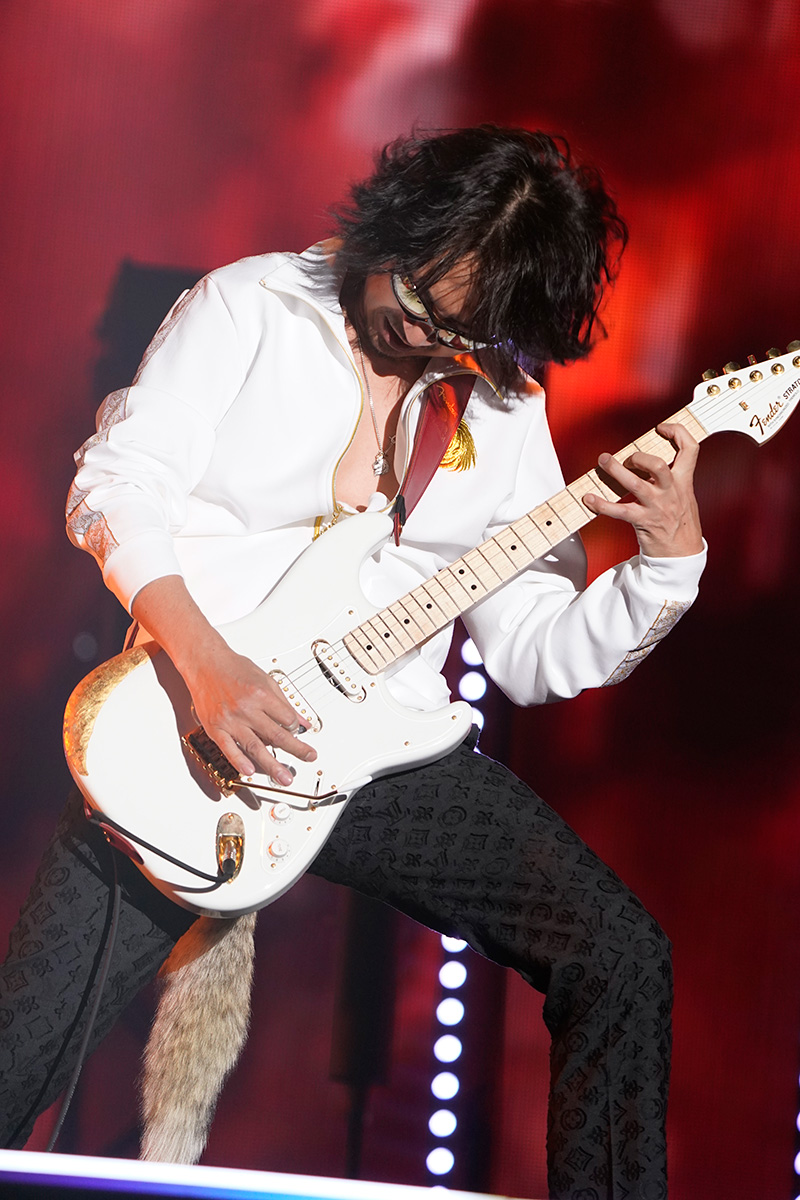 ken（L'Arc〜en〜Ciel）の使用機材をご紹介！ 30th L'Anniversary LIVE