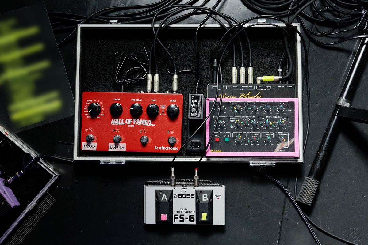 ひぐちけいがライブで使用するギター、エフェクター、アンプ 会場の