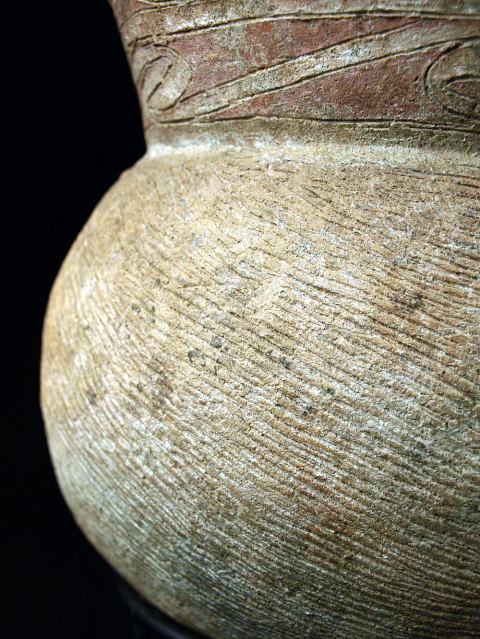 東南アジア先史美術 バンチェン刻線彩文土器