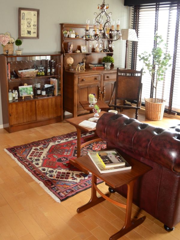 G-PLANのおしゃれなビンテージテーブル、スマートなデザインのネスト